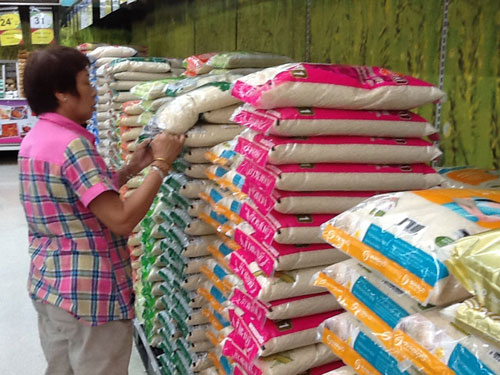 Xuất khẩu gạo Thái Lan lao đao