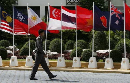Trung Quốc, Ấn Độ suy yếu; nhà đầu tư đổ xô đến Đông Nam Á