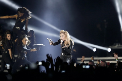 Madonna bị kiện vì “so sánh bà Le Pen với phát xít”