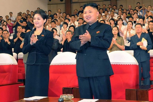 Thế giới xôn xao về bóng hồng bên cạnh Kim Jong-un