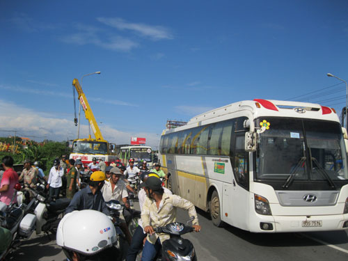 Xe khách lao xuống vực, 28 hành khách thoát nạn 3