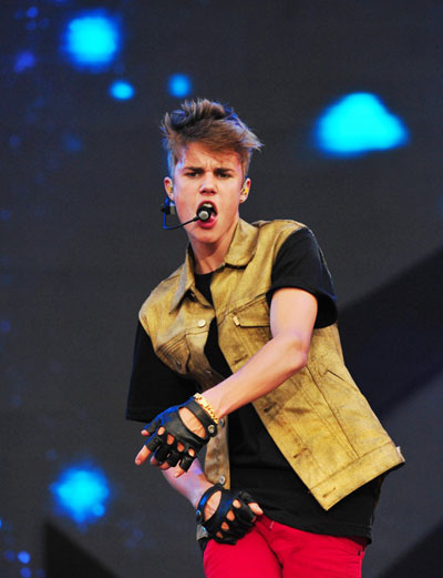 Justin Bieber muốn đạt 1 tỉ lượt xem trên YouTube