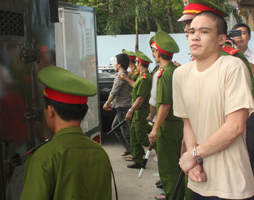 Toà tuyên 81 năm tù cho băng nhóm giang hồ Minh "đen" 3