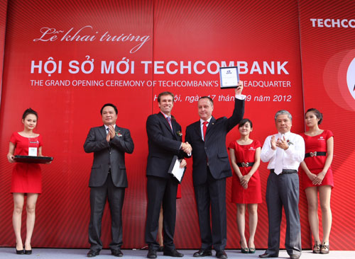 Techcombank khai trương Hội sở mới 2