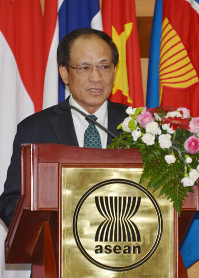 Ông Lê Lương Minh phát biểu tại lễ nhận chức - Ảnh: AFP