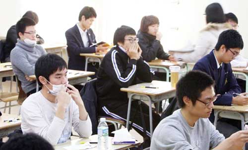Chính phủ Hàn Quốc tăng ngân sách dành cho học bổng sinh viên vào năm 2013 để giảm gánh nặng học phí