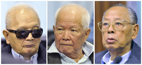 (Từ trái sang) Ba lãnh đạo Khmer Đỏ đang bị xét xử là Noun Chea, Khieu Samphan và Ieng Sary