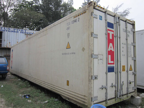 Container nơi chứa 12 tấn chân trâu bò thối