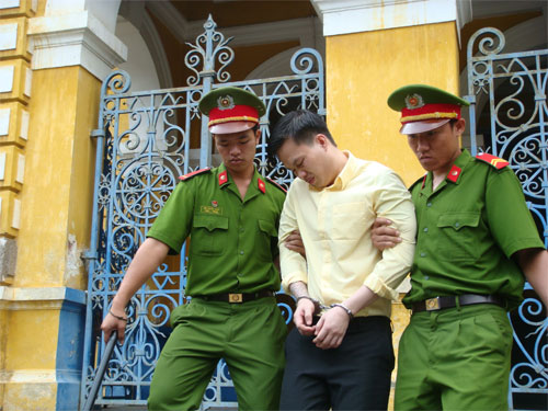 Ghen tuông giết nguyên thiếu úy CSGT, hung thủ lãnh án chung thân