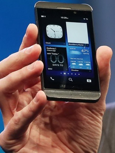 Điểm khác biệt duy nhất giữa BlackBerry Q10 và Z10 là bàn phím