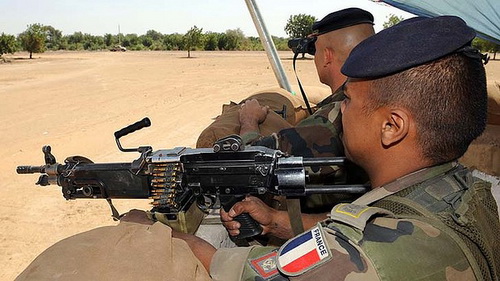 Mali: Pháp oanh tạc phiến quân, Tây Phi điều thêm quân 