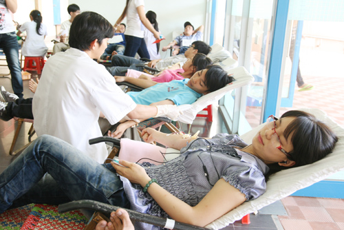 thanh niên đà nẵng hiến máu nhân đạo