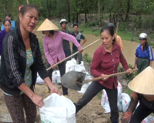 Công tác khắc phục bão lụt ở Hà Tĩnh vẫn đang được triển khai rất khẩn trương 2