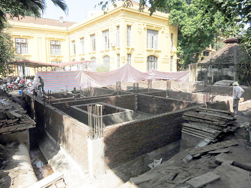 Việc xây dựng thêm đang phá hủy kiến trúc Đông Dương tiêu biểu tại 19 Lê Thánh Tông, Hà Nội