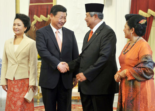 Tổng thống Yudhoyono (phải) tiếp Chủ tịch Tập tại Jakarta - d