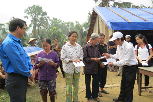 Hỗ trợ cho người dân tại xã vùng cao Cao Quảng