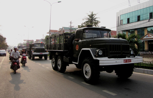 Đoàn xe pháo phục vụ đưa tang Đại tướng khảo sát tuyến đường từ Đồng Hới đi Vũng Chùa