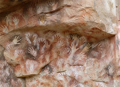 Bí ẩn dấu tay trong hang động xa xưa  d