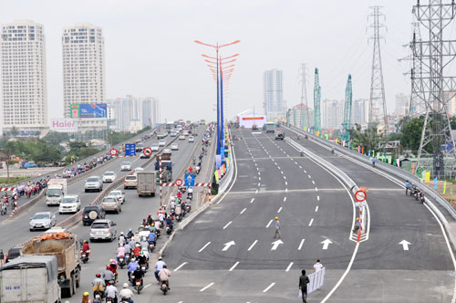 Chiều hôm nay 14.10, cầu Sài Gòn 2 đã sẵn sàng cho việc thông xe - d