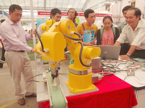 Sản phẩm robot phục vụ đào tạo của Công ty TNHH robot Việt Nam - d