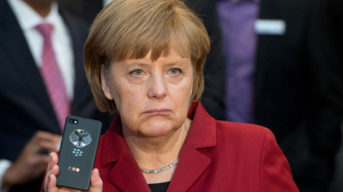 Điện thoại của bà Merkel có thể đã 'dính bọ' - d