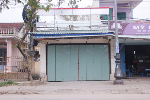 Gian hàng Trần Thị Quỳnh Nga (tại thị trấn Nam Phước) phải đóng cửa do vỡ nợ