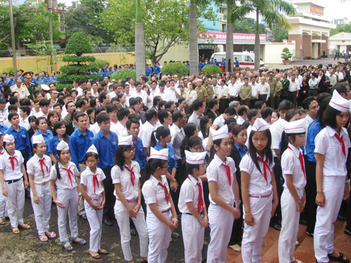 Hàng ngàn người dân Bình Định viếng Đại tướng