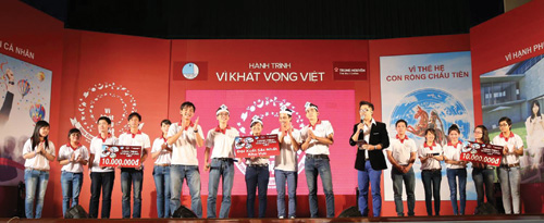 Truyền 'lửa Khát vọng Việt' cho sinh viên