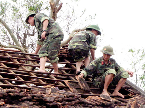 Quảng Bình: 7 người chết do mưa lũ, lốc xoáy