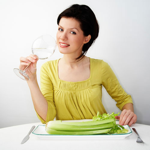 Tập thói quen uống nhiều nước có lợi cho sức khỏe - Ảnh: Shutterstock