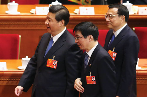 Chủ tịch Trung Quốc Tập Cận Bình (trái) cùng ông Vương Hộ Ninh (giữa) và Thủ tướng Lý Khắc Cường - Ảnh: AFP