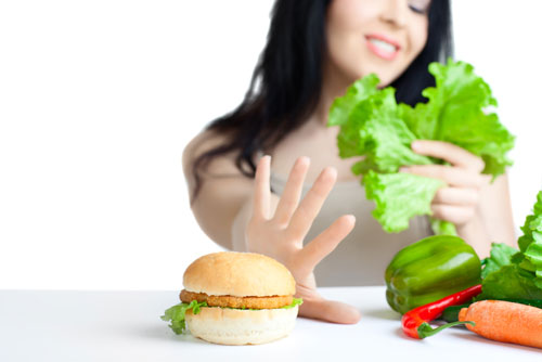 Ăn kiêng quá mức sẽ không an toàn cho sức khỏe - Ảnh: Shutterstock