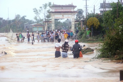 Sáng 17.11, nước lũ vẫn chưa cắt nghiêm trọng nhiều địa phương H.Điện Bàn