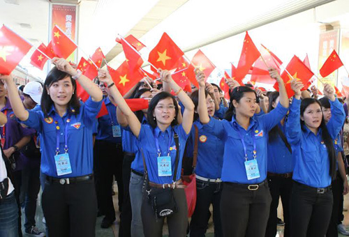 Đại biểu Việt Nam tham gia Liên hoan thanh niên Việt Nam – Trung Quốc lần thứ nhất, năm 2011 - d