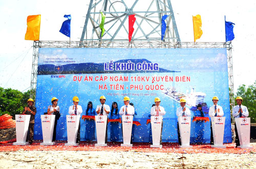 Lễ khởi công dự án cáp ngầm 110 kV xuyên biển Hà Tiên - Phú Quốc - Ảnh: Vũ Vân
