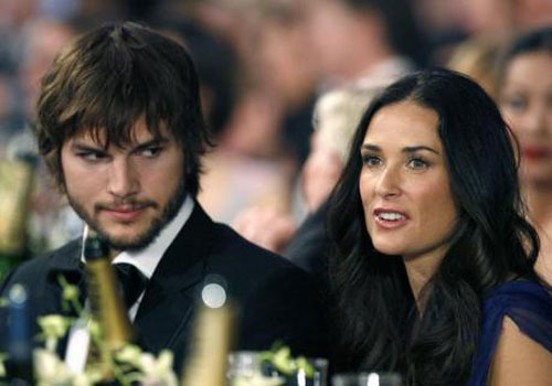 Ashton Kutcher và Demi Moore tại Giải thưởng Hiệp hội Diễn viên Điện ảnh Thường niên lần thứ 13 (2007) - Ảnh: Reuters