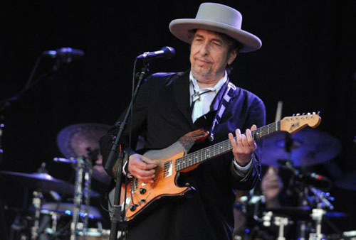 Bob Dylan nhận huân chương Bắc đẩu bội tinh