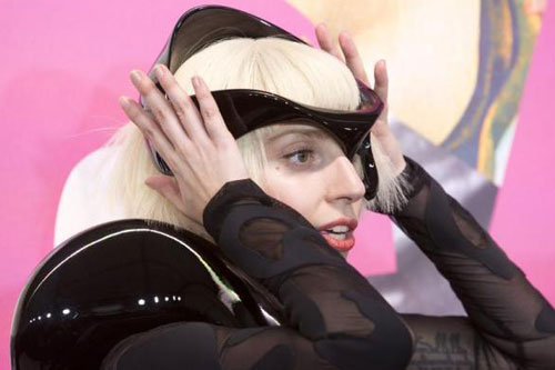 Lady Gaga thừa nhận nghiện cần sa