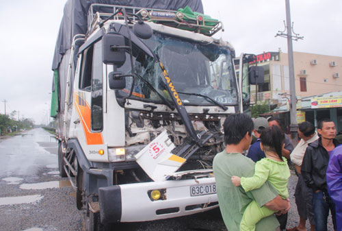 Xe tông liên hoàn do 