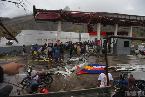 Sự khốn khổ của người dân sau bão Haiyan 3