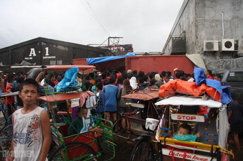 Sự khốn khổ của người dân sau bão Haiyan 7