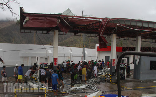Giữa lòng Tacloban điêu tàn 17