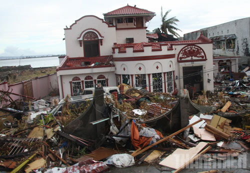 Giữa lòng Tacloban điêu tàn 6