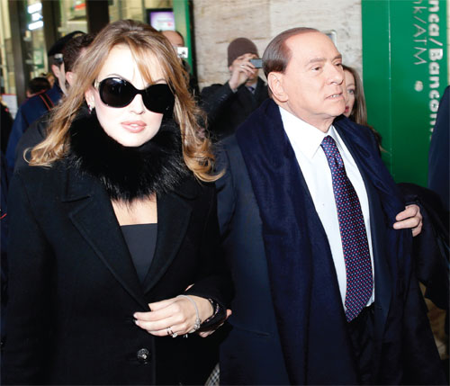 Cựu Thủ tướng Ý Berlusconi bí mật cưới vợ 3