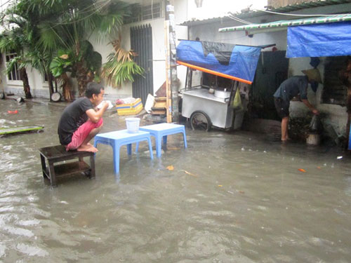 Thành phố Hồ Chí Minh chìm trong biển nước 3