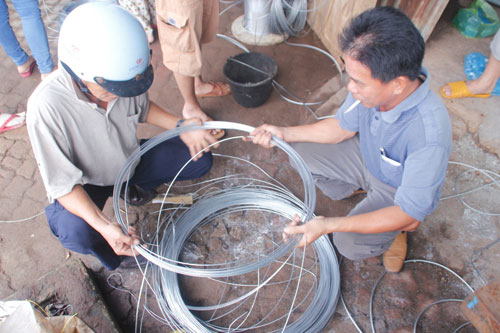 Bão số 14: Người dân Quảng Nam đổ xô mua vật liệu gia cố nhà 4
