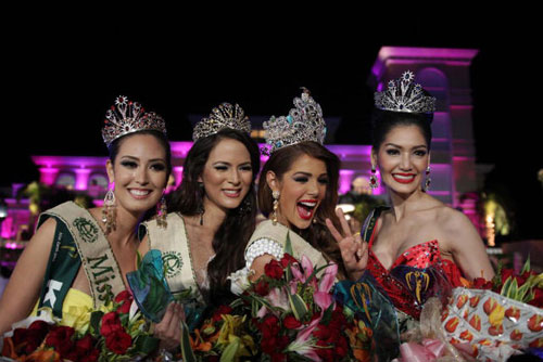 Top 4 Miss Earth 2013 (từ trái sang): Hoa hậu Lửa, Hoa hậu Không khí, Hoa hậu Trái đất và Hoa hậu Nước - Ảnh: MISSEARTH.TV