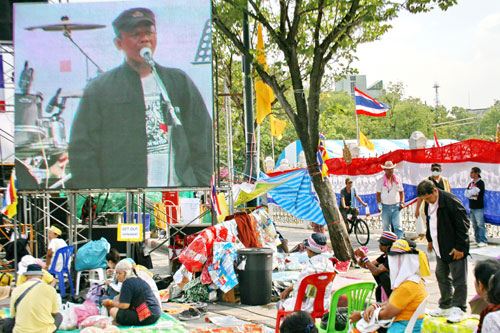 Người biểu tình Thái Lan ‘trang trí’ dinh thủ tướng 3