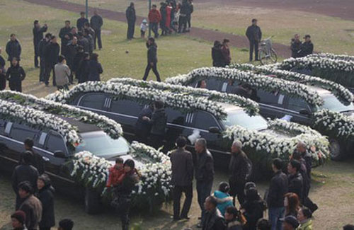 Một lễ tang được tổ chức rầm rộ ở Trung Quốc, với chi phí lên tới 1 triệu USD - d