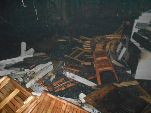 Xưởng gỗ phát cháy, công nhân hoảng loạn